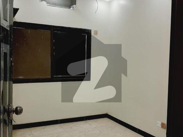 Beautifully renovated 4 Bed, D, 2 reserved car parkings, standby lift generator, pool, amenities Clifton Block 6