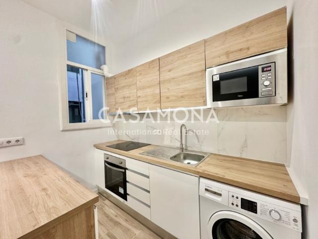 Beautifully Renovated 4 Bedroom Apartment in the heart of Sant Antoni