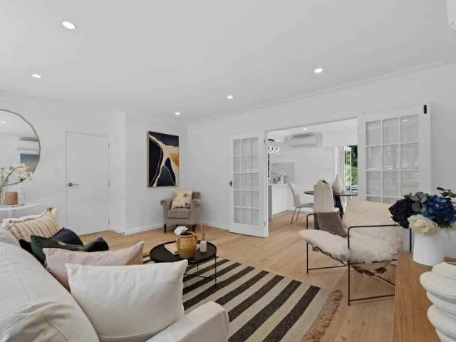 Beautifully Renovated Family Home in Prestigio.