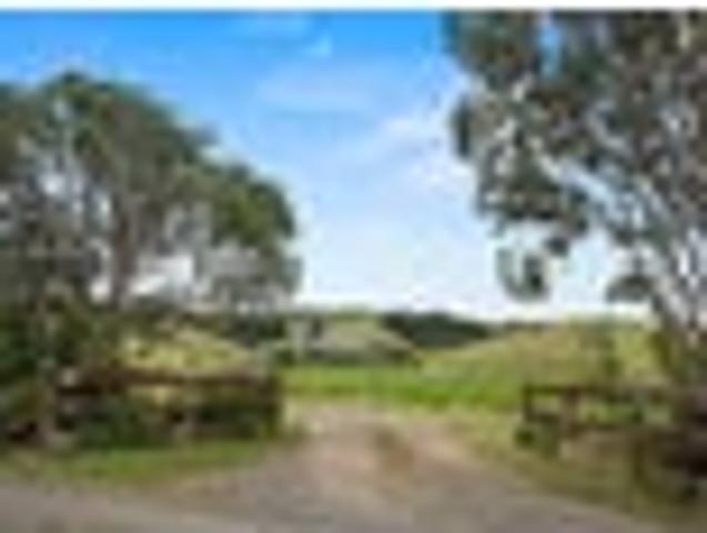 Space and style on 9.6ha, offers over $1.1m