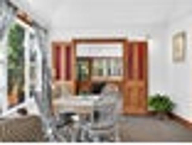 Beautifully Restored Greytown Settler Cottage