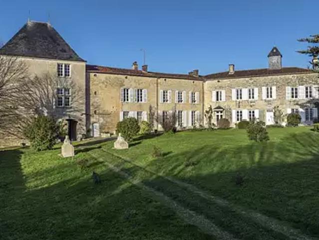 Beauvoir sur Niort 79360 Achat / Vente maison 13 pièces t13 piscine cave