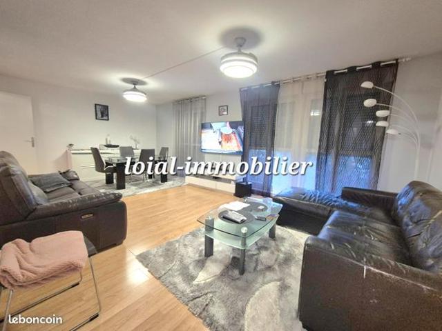 Beauvais proche commodités Appartement F5 avec 3 chambres à 2 minutes des commerces et des écoles, collège