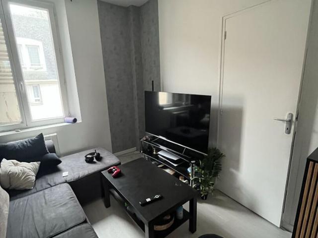 Beauvais: STUDIO A LOUER