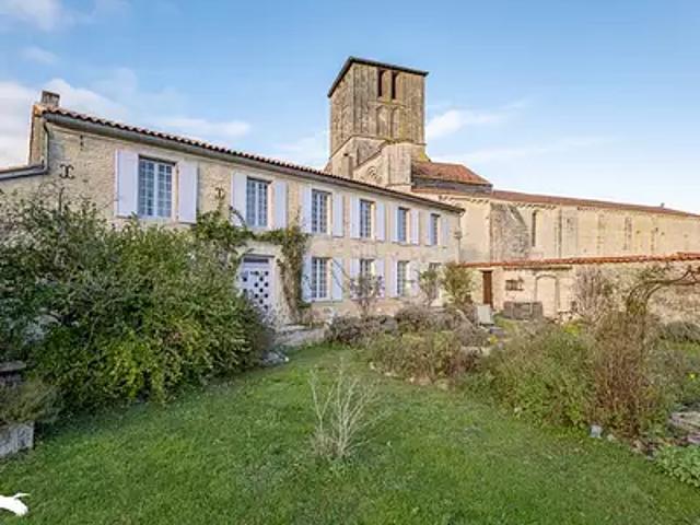 Matha 17160 Achat / Vente maison 7 pièces t7 parking