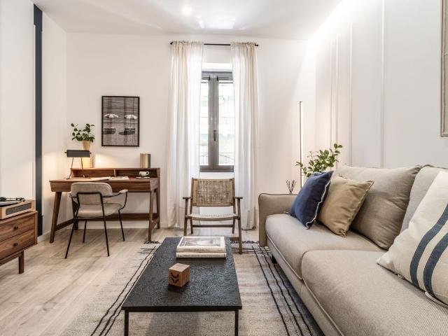 Beach Themed 1 Bedroom Apartment with AC and Workspace in Arapiles, Madrid Amsterdam Apartments for Rent