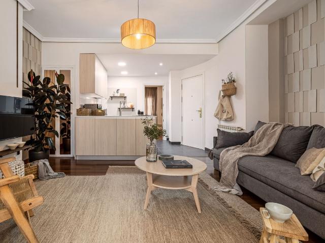 Beach Themed 1 Bedroom Apartment with Amalfi Coast Design and Dedicated Workspace, Madrid Amsterdam Apartments for Rent
