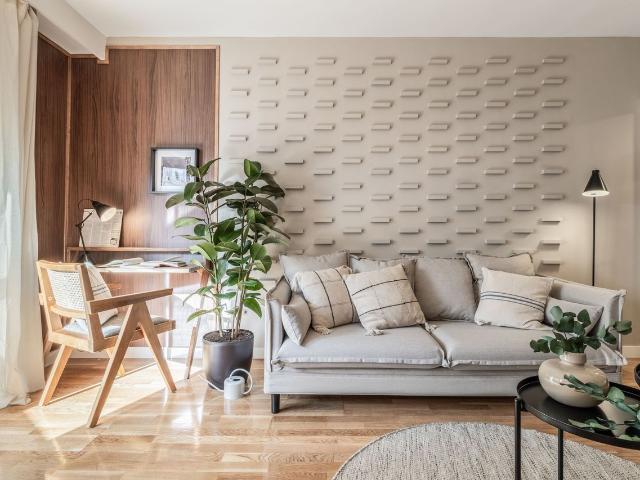 Beach Themed 1 Bedroom Apartment with Garden and Shared Pool in Rios Rosas, Madrid Amsterdam Apartments for Rent