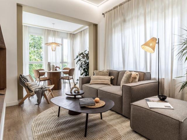 Beach Themed 2 Bedroom Apartment with Workstation and Doorman in Azca, Madrid Amsterdam Apartments for Rent