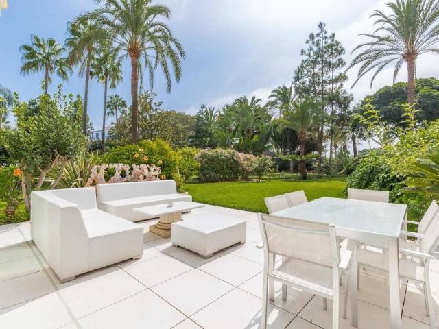 Beach Apartment for rent in Puerto Banus, Marbella, Málaga