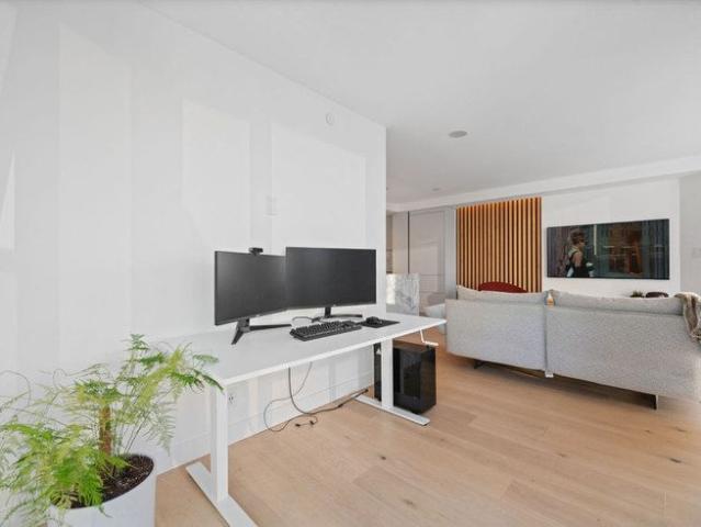 Beach Crescent