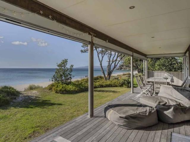 Beach front Whangapoua