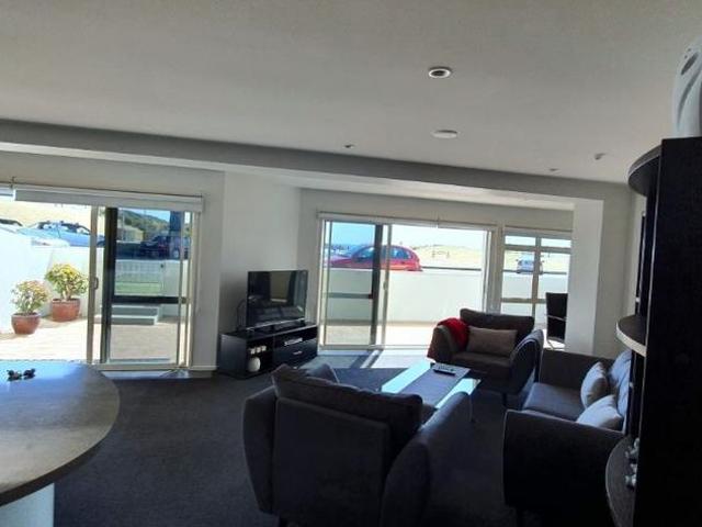 Beach Front Apartment Mt Maunganui