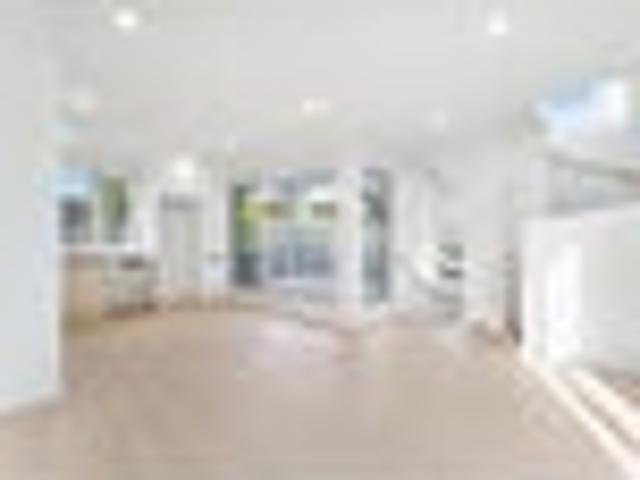 Beach Haven, 2 bedrooms, $640 pw