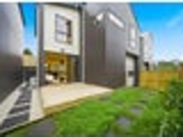 Beach Haven, 3 bedrooms, $780 pw