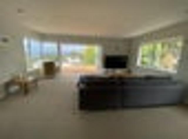 Beach Haven, 3 bedrooms, $880 pw