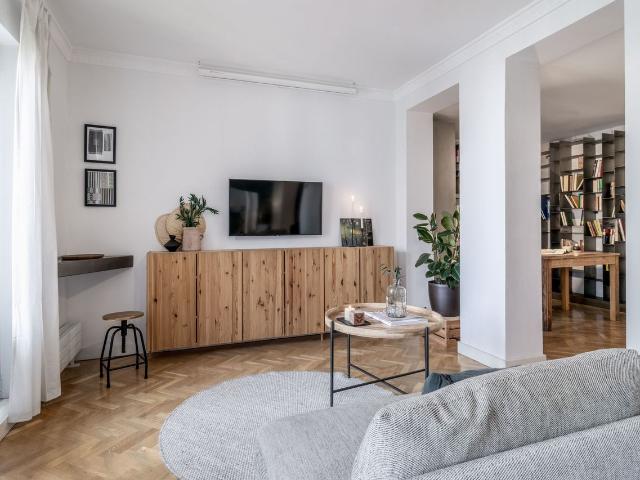 Beach Inspired 2 Bedroom Apartment with Balcony in Salamanca, Madrid Amsterdam Apartments for Rent