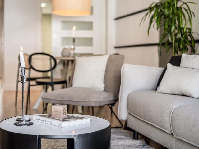 Beach Inspired 2 Bedroom Apartment with Master Ensuite and Dedicated Workspace, Madrid Amsterdam Apartments for Rent