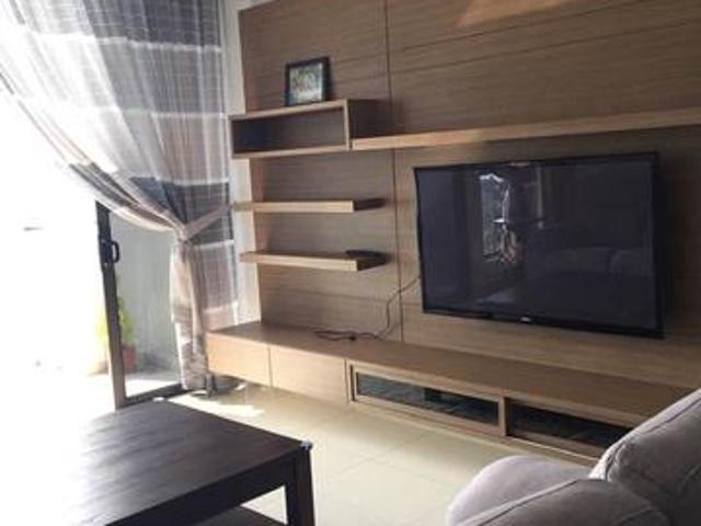 Beach side condo with excellent seaview