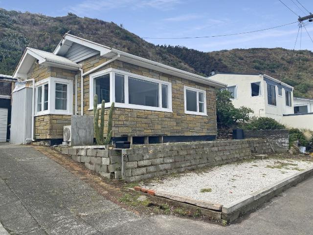 Beachfront Living with Stunning Sea Views
