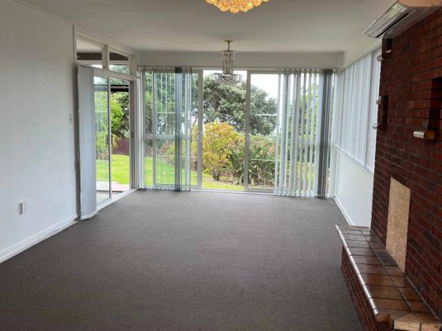 Beachlands, 3 Bedrooms with Sea Views