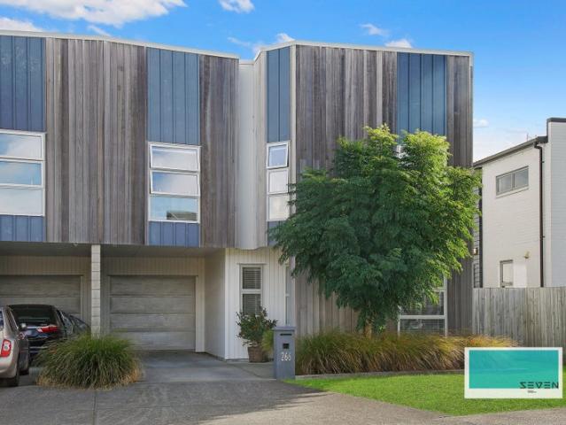 Beachlands, 4 bedrooms