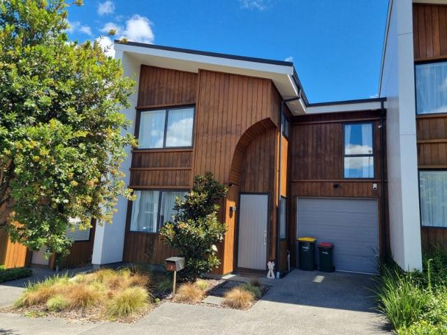 Beachlands, 4 bedrooms