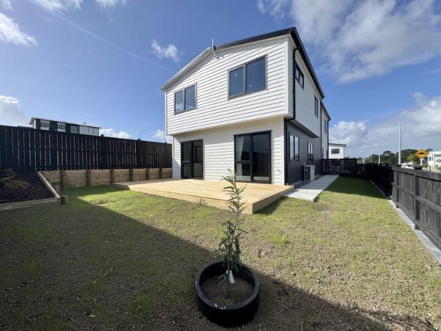 beachlands, 5 bedrooms