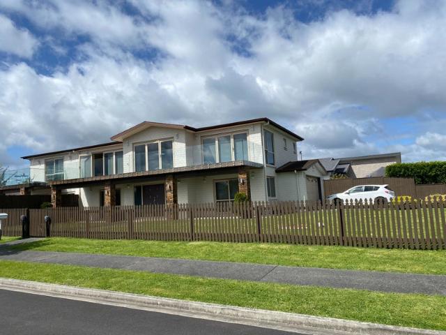 Beachlands, 5 bedrooms