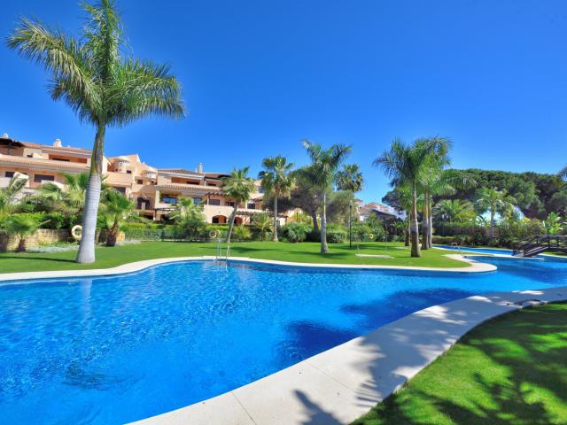 Beachside Apartment Puerto Banus