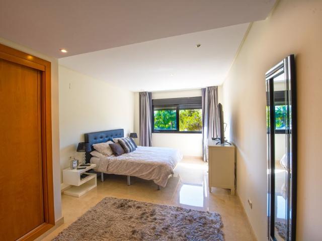 Beachside Apartment Puerto Banus
