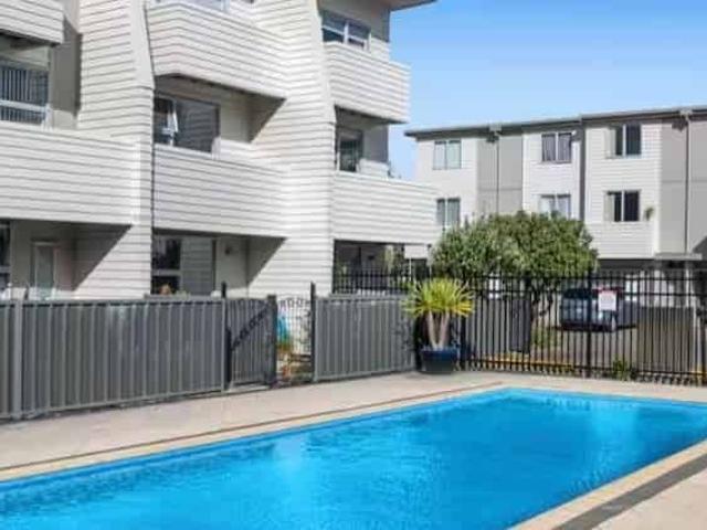 Beachside Living in the Heart Orewa
