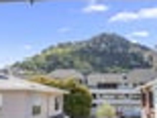 Beachside Townhouse Stunning Mount Views