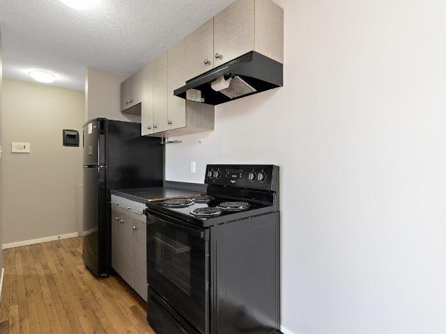 Beacon Arms LIMITED TIME: 1 MONTH FREE + FREE EARLY MOVE 2 Bedroom Apartment for Rent at 11804 49 St Nw, Edmonton, AB T5W 2Z8 Beacon Heights
