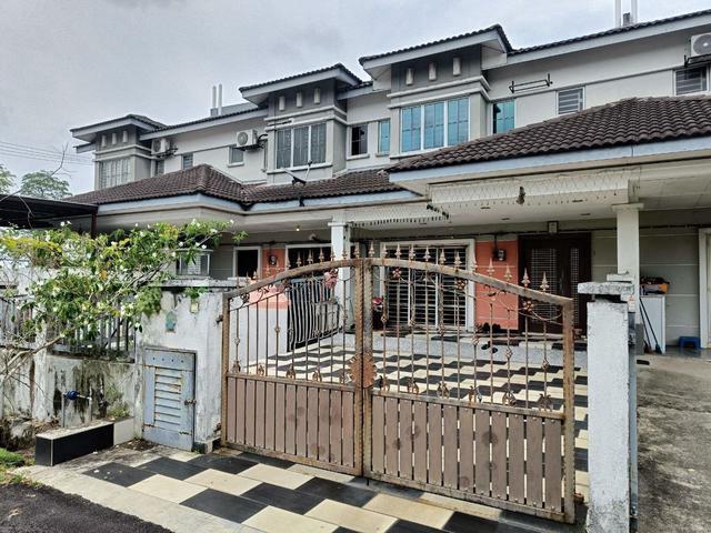 BEBAS BANJIRRENOVATED 2Storey Taman Cassia Bandar Putera 2 Klang