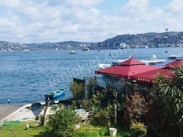 Bebek'te Yalıda Rıhtımlı Ortak Bahçeli Satılık Daire