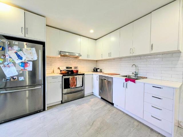 Because You Deserve Renovated 4 1/2, TOP FLOOR, Metro Lasalle,Verdun