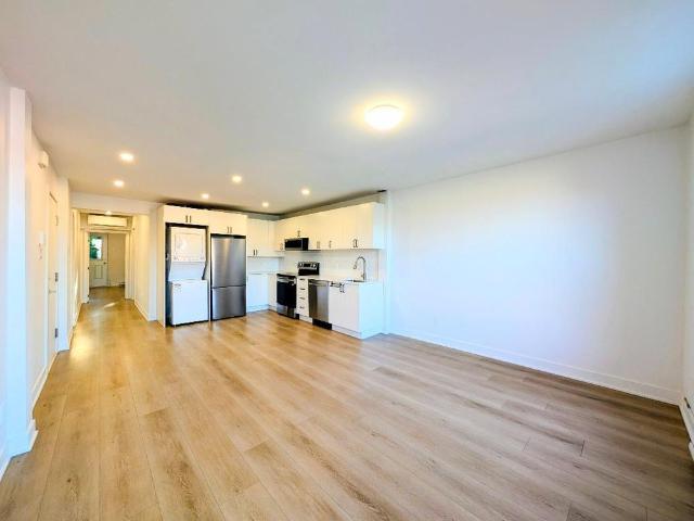 Because You Deserve Renovated 4 1/2 TOP FLOOR, Metro Lasalle,Verdun