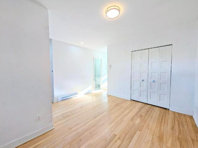 Because You Deserve Renovated 4 1/2, TOP FLOOR, Metro Lasalle,Verdun