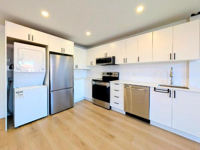 Because You Deserve Renovated 4 1/2 TOP FLOOR, Metro Lasalle,Verdun