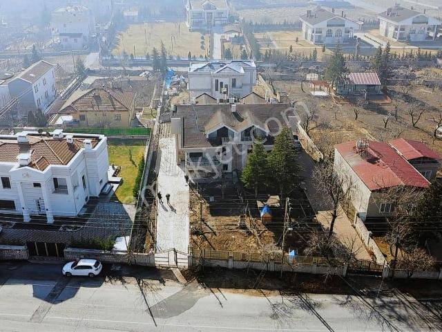 Becen Anayol Üzeri Satılık Ultra Lüx Villa