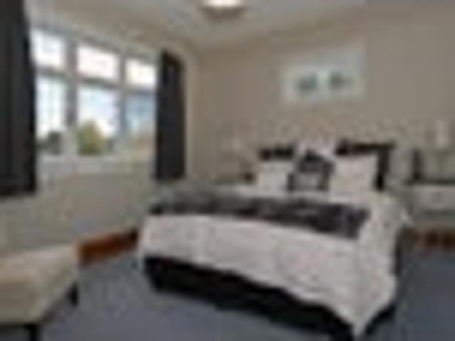 Beckenham, 2 bedrooms, $585 pw