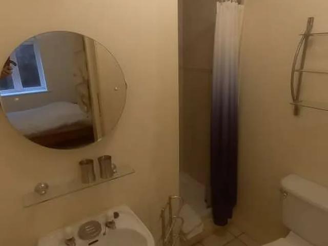 Bed for rent in 2 bedroom apartment in Waterville, Dublin
