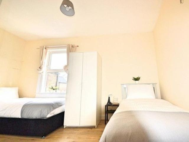 Bed in a twin ensuite female bedroom, in Ballybough