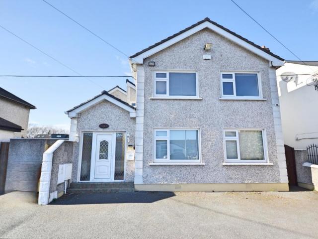 Bed in a twin ensuite male in Kimmage