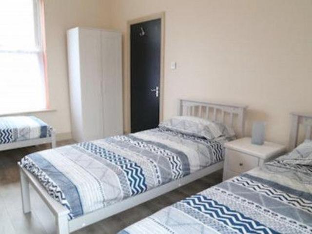 Bed in a bright triple bedroom, near the Grangegorman campus of Technological University