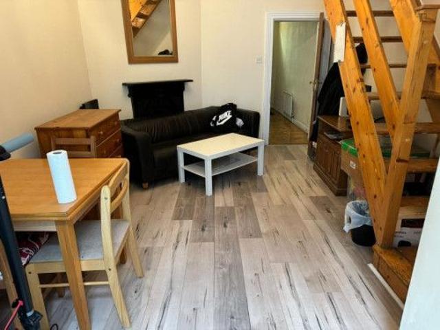 Bed in a shared triple bedroom, near the Trinity College