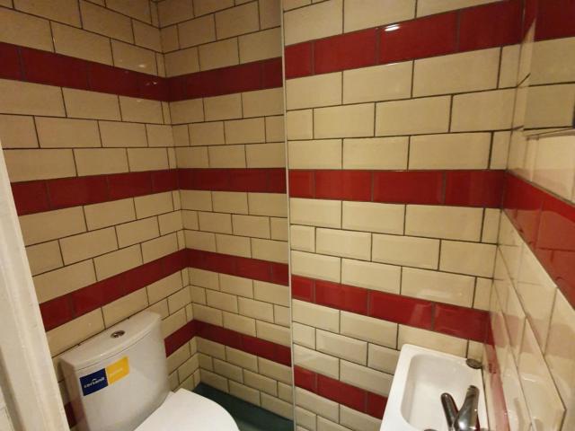 Bed in bright twin bedroom, in Phibsborough