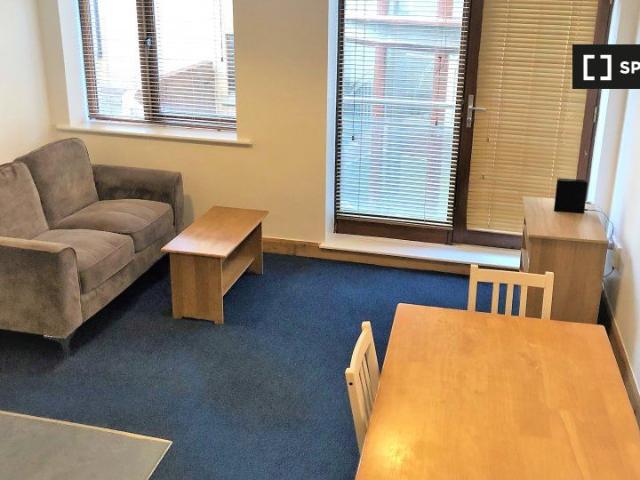 Bed to rent in flat with 4 bedrooms in Stoneybatter, Dublin