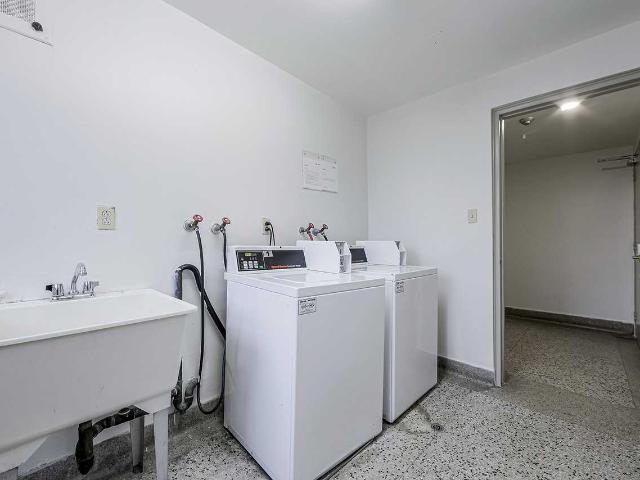 Bedford Towers 1 Bedroom Apartment for Rent at 3171 Bathurst St, Toronto, ON M6A 2B1 Nortown